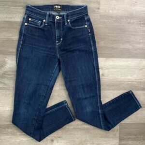Fred by Fred Segal Iconic High Rise Jeans 26 Blue Slim Boho Cigarette USA $355